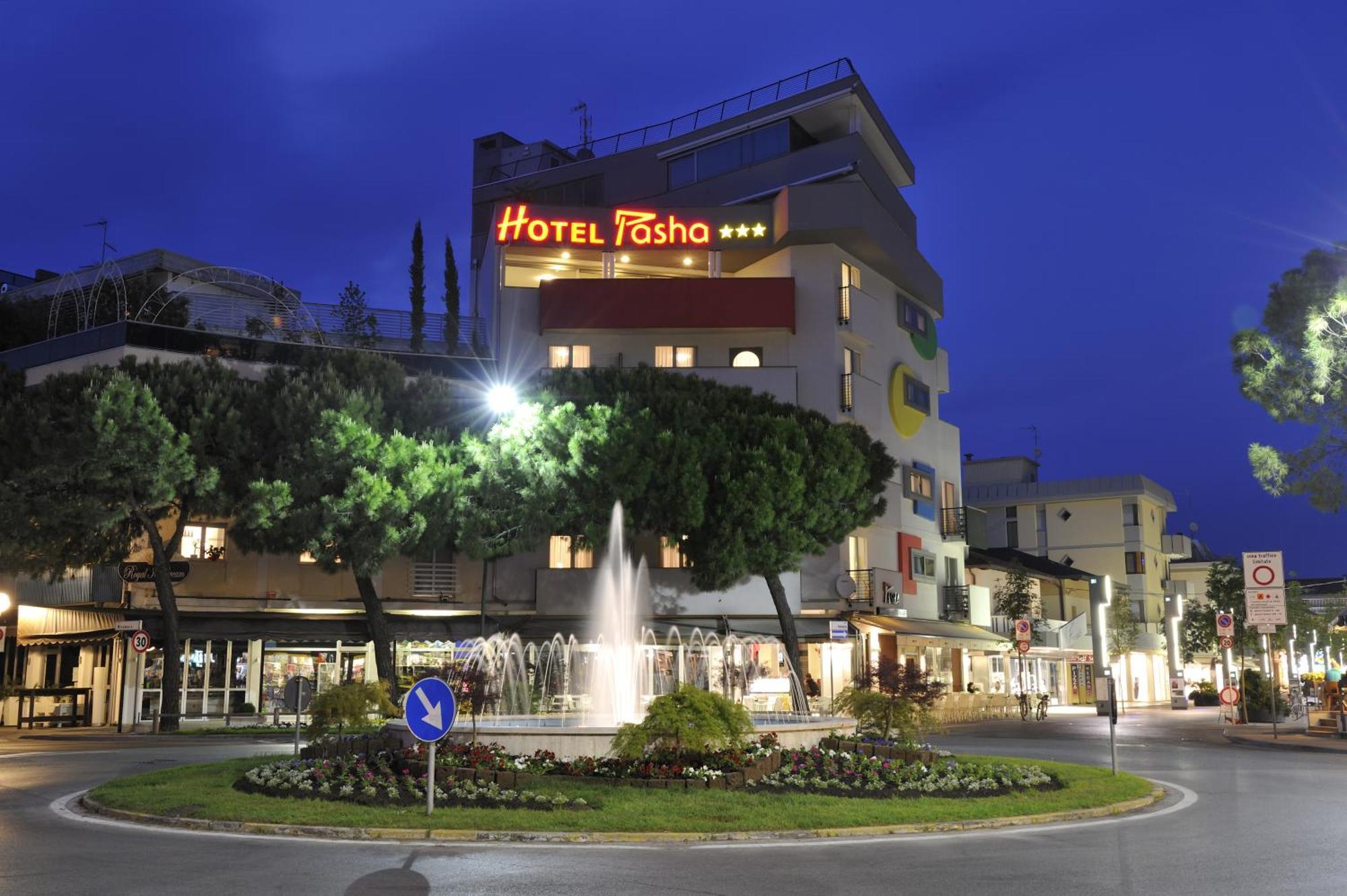 Hotel Pasha Lignano Sabbiadoro Exterior foto