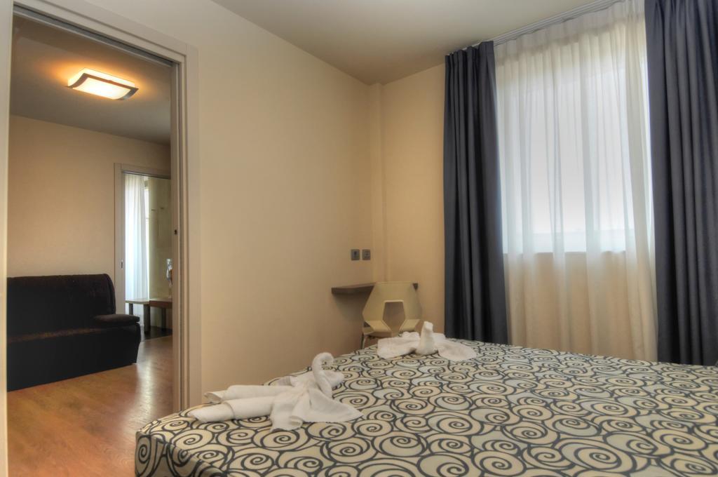 Hotel Pasha Lignano Sabbiadoro Exterior foto