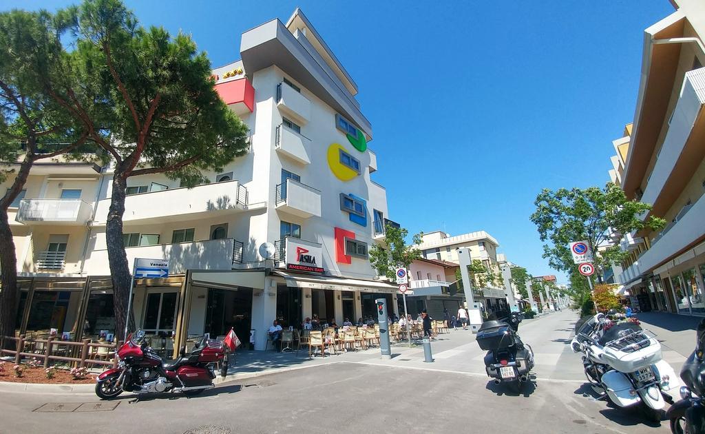Hotel Pasha Lignano Sabbiadoro Exterior foto