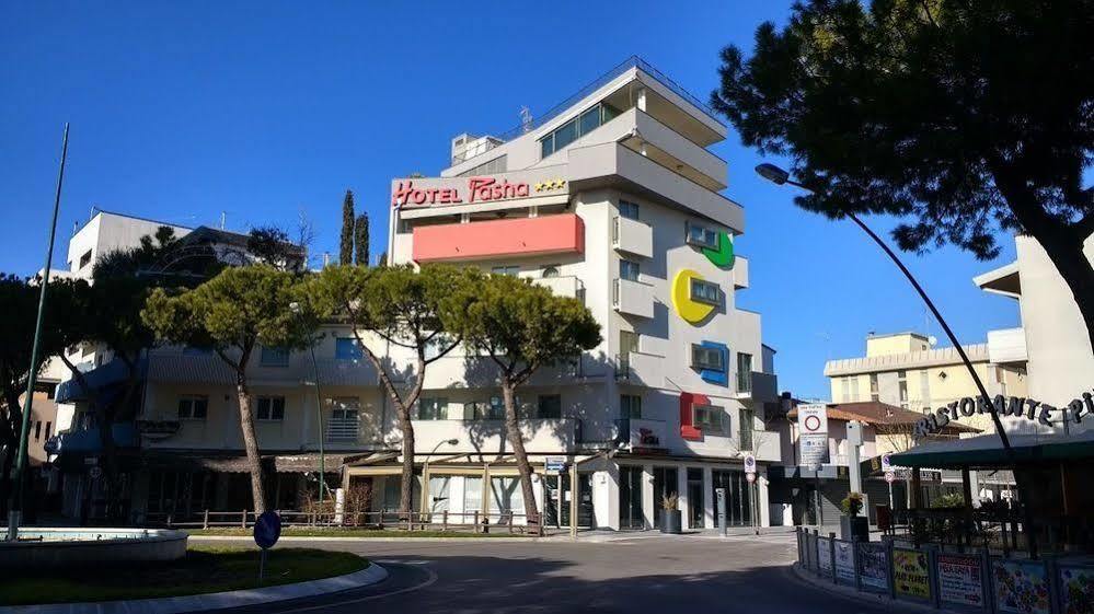 Hotel Pasha Lignano Sabbiadoro Exterior foto