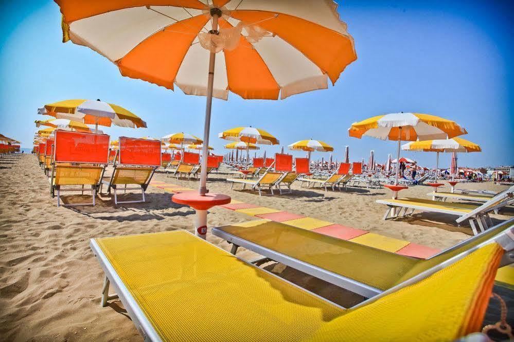 Hotel Pasha Lignano Sabbiadoro Exterior foto