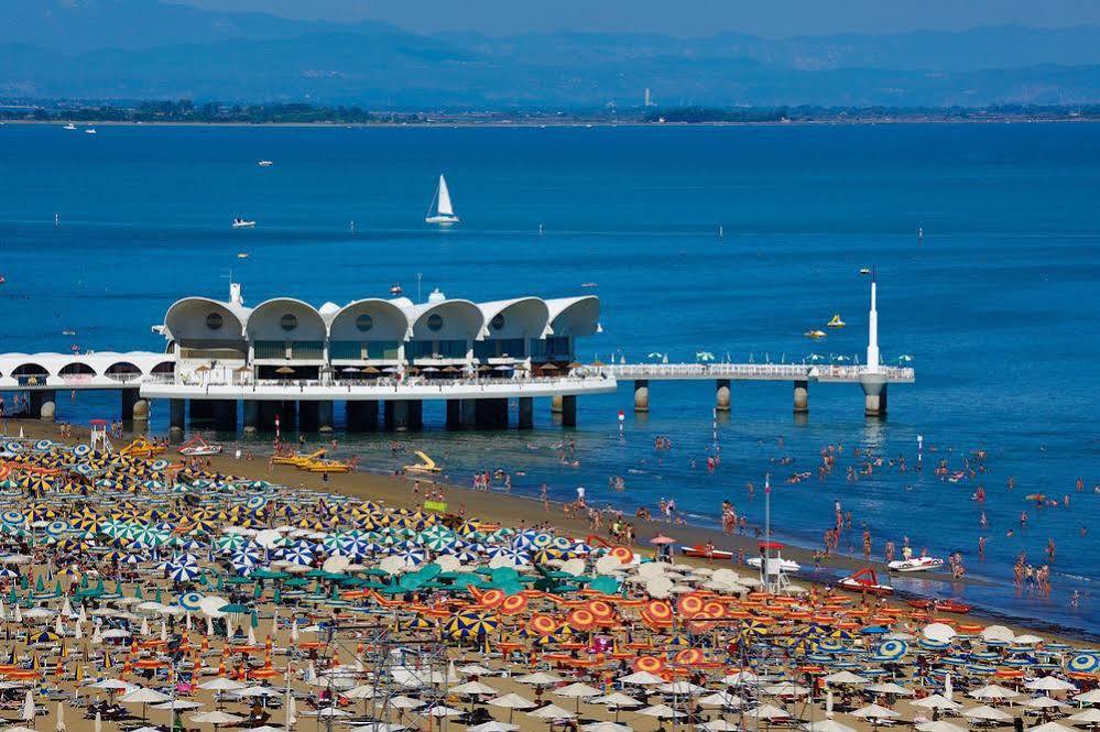 Hotel Pasha Lignano Sabbiadoro Exterior foto