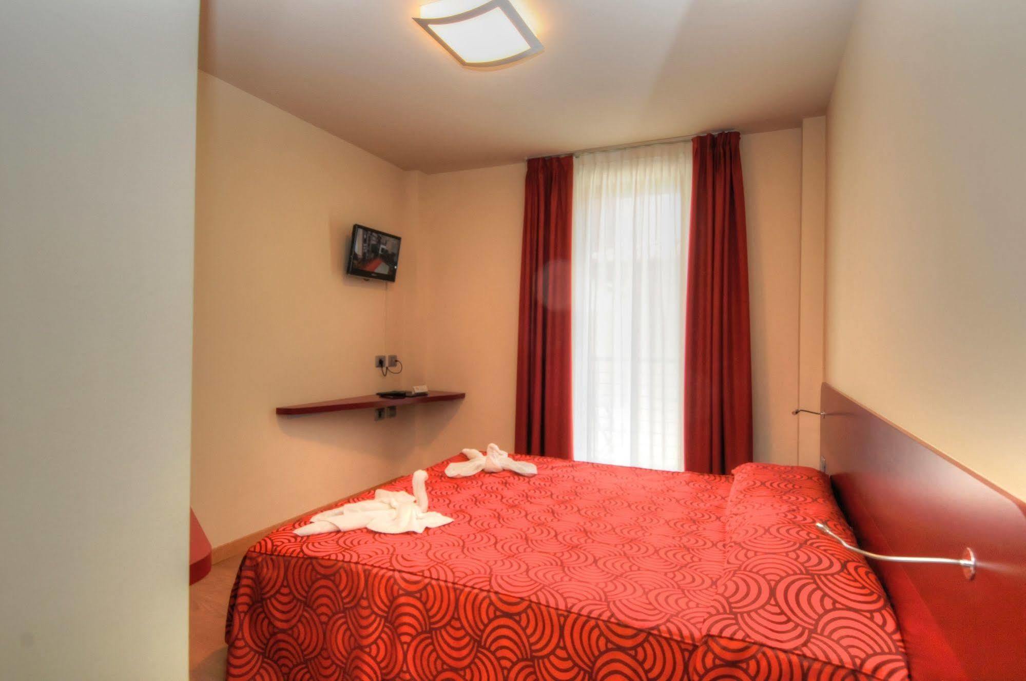 Hotel Pasha Lignano Sabbiadoro Exterior foto